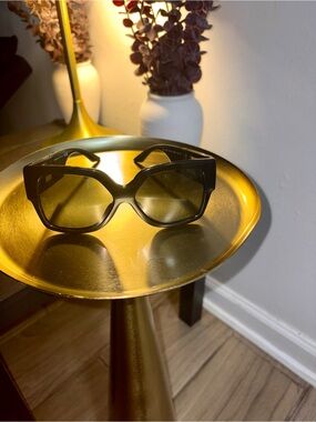 Black Oversized Cat-Eye Sunglasses